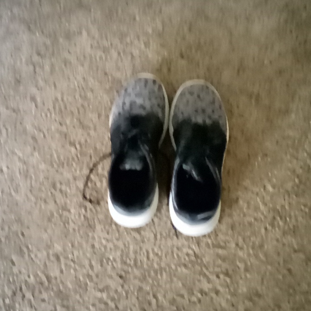 Shoes tennis shoes